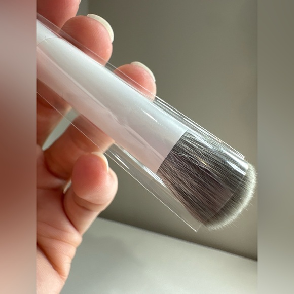 Morphe M133 Professional Domed Concealer Brush NEW - Picture 5 of 7